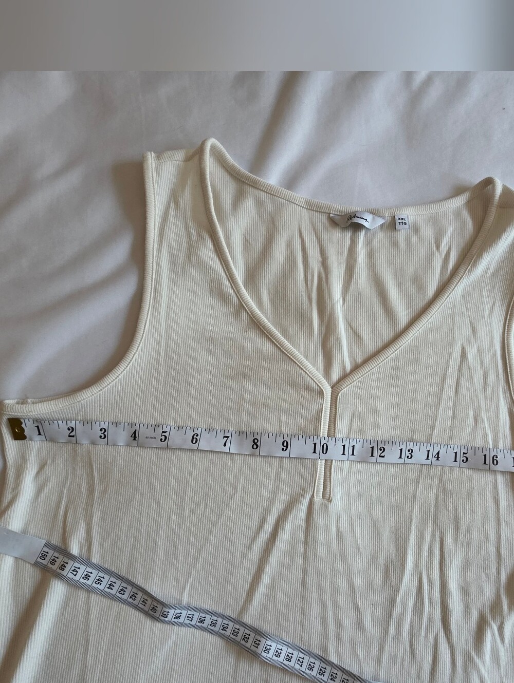 Reitmans Ribbed V-Neck Tank Top - Cream